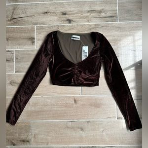 brown long sleeve crop top